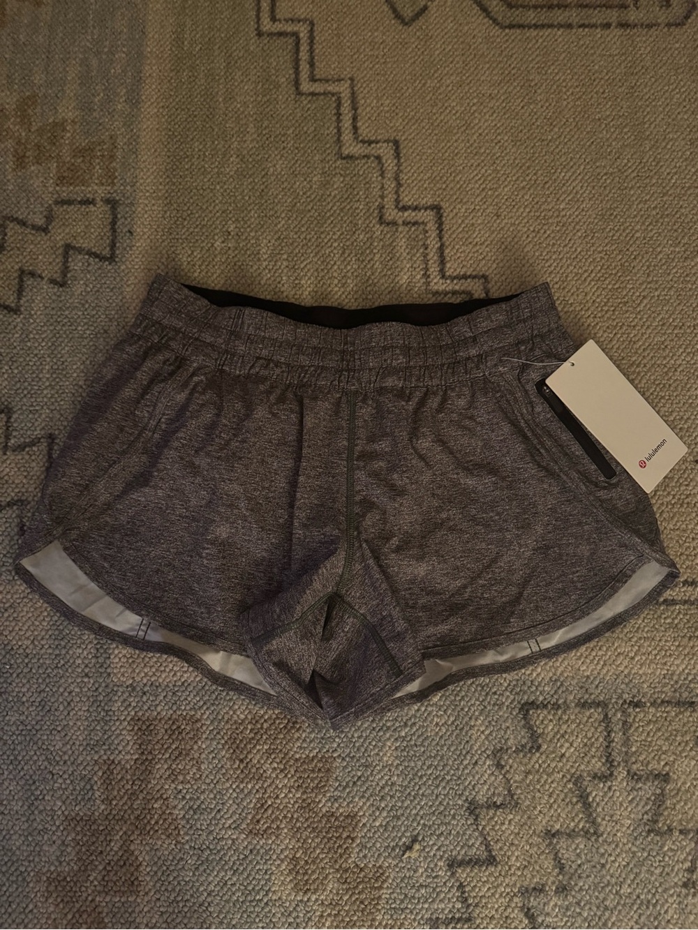 lululemon hotty hot high-rise lined short 4” NWT